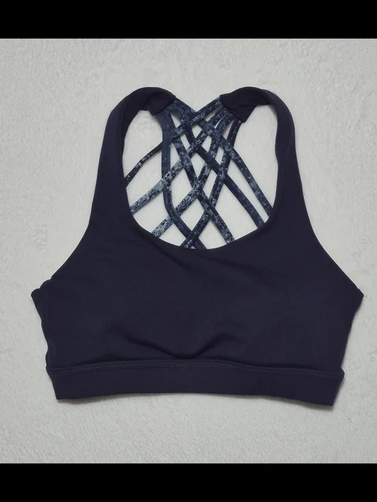 Women's Queenieke Sports Bra - Picture 3 of 10